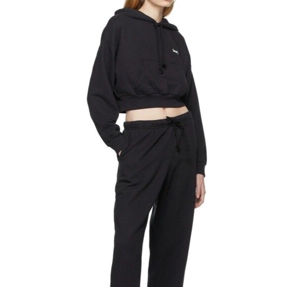 Levi’s Black Cropped Hoodie Medium Pullover Sweatshirt Casual Streetwear Y2K - Picture 1 of 4